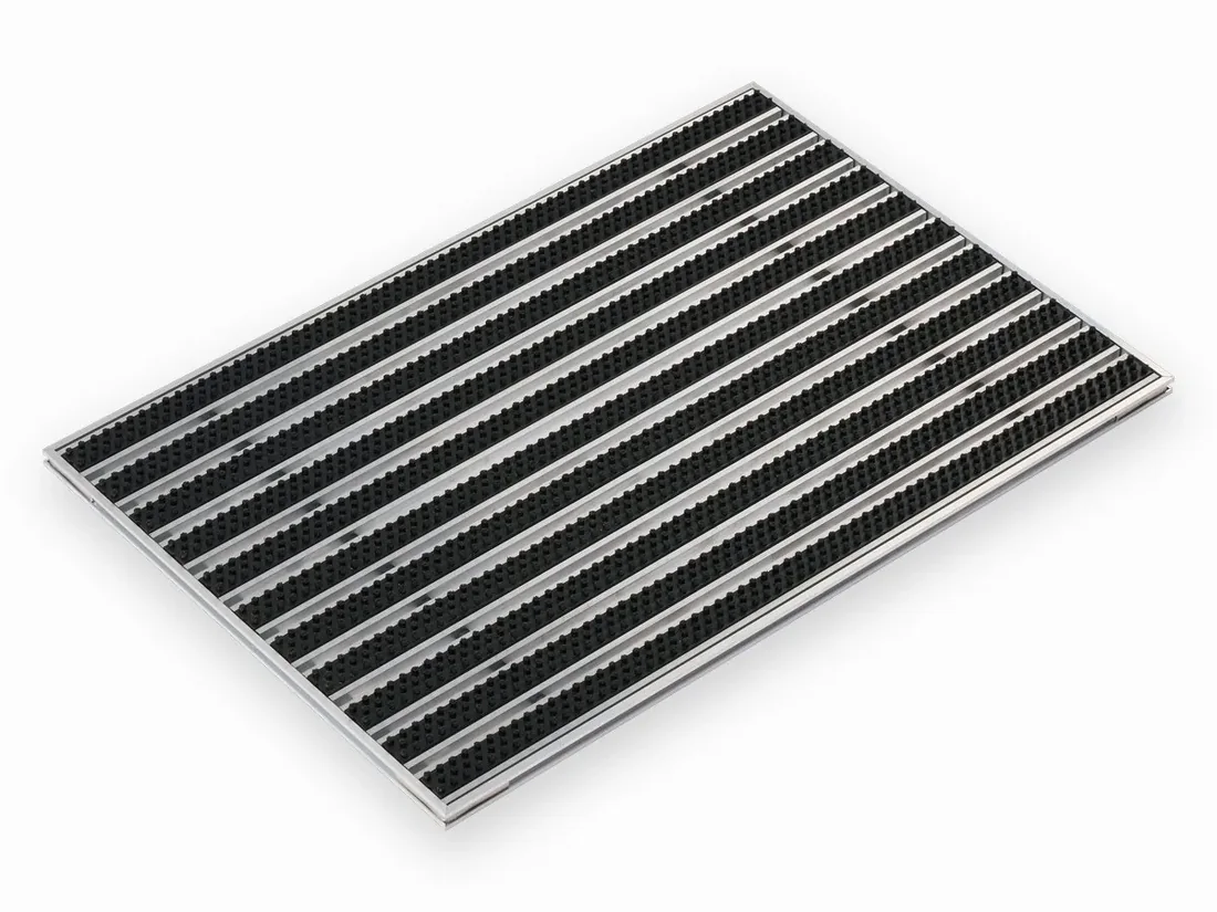 Wycieraczka aluminiowa NEVRA STEP 1 SLIM 12/30 z wkładem szczotkowym